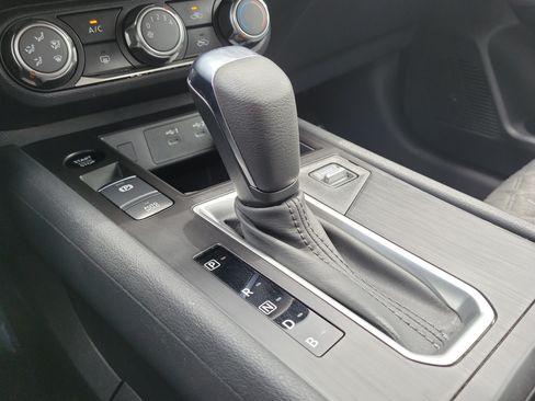 Certified 2025 Nissan Kicks SV FWD image 29