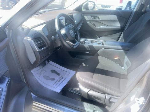 Used 2023 Nissan Rogue S AWD/4WD image 19