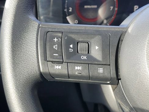 Certified 2025 Nissan Kicks SV image 10