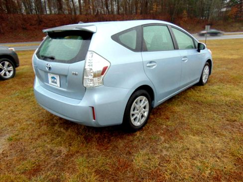 Used 2012 Toyota Prius V Two image 3