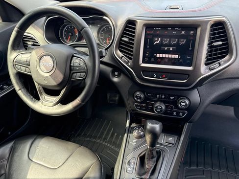 Used 2019 Jeep Cherokee Trailhawk w/ Cold Weather Group AWD/4WD image 40
