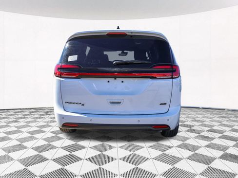New 2026 Chrysler Pacifica Select w/ S Appearance Package AWD/4WD image 12