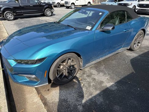 Used 2026 Ford Mustang Premium RWD image 8