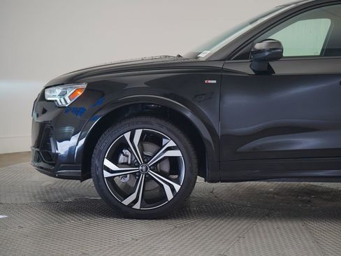 Used 2023 Audi Q3 2.0T Premium Plus w/ Premium Plus Package image 2