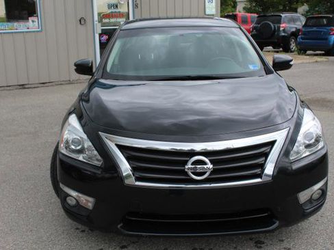 Used 2014 Nissan Altima 2.5 SV w/ Convenience Package FWD image 4