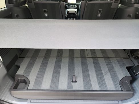 New 2025 Land Rover Defender 130 V8 image 31