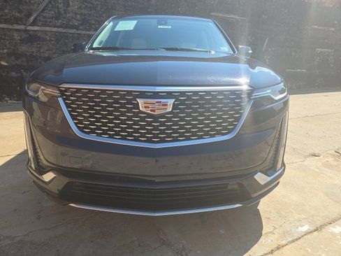Certified 2025 Cadillac XT6 Premium Luxury image 2