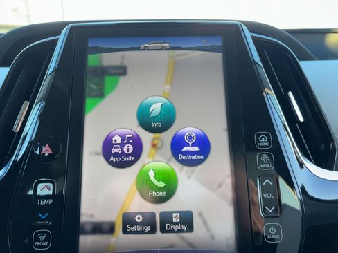 Used 2017 Toyota Prius Prime Premium image 21