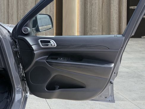 Used 2020 Jeep Grand Cherokee Altitude image 64