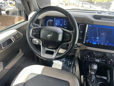 Used 2023 Ford Bronco Wildtrak image 35