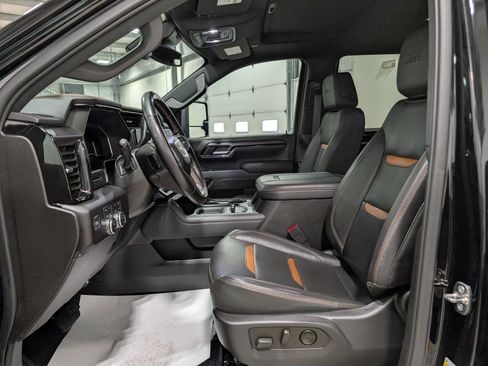 Used 2024 GMC Sierra 2500 AT4 w/ AT4 Preferred Package image 15