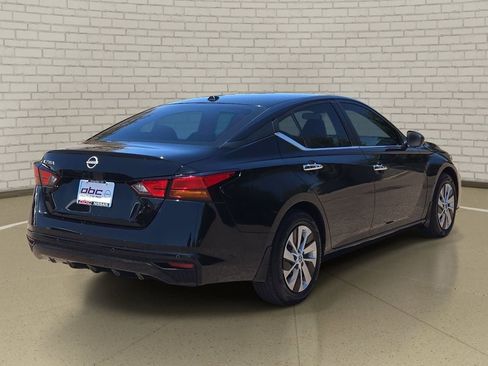Certified 2025 Nissan Altima 2.5 S FWD image 5