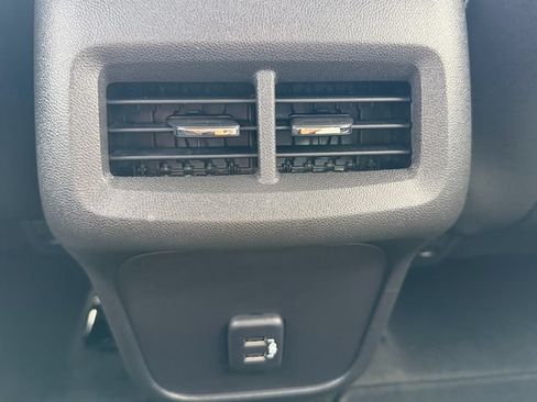 Used 2023 Chevrolet Equinox LS w/ LS Convenience Package FWD image 13