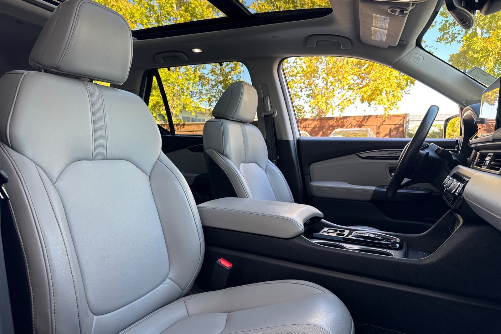 Used 2025 Honda Pilot Touring image 27