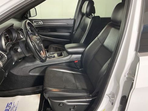 Used 2021 Jeep Grand Cherokee Laredo X image 14