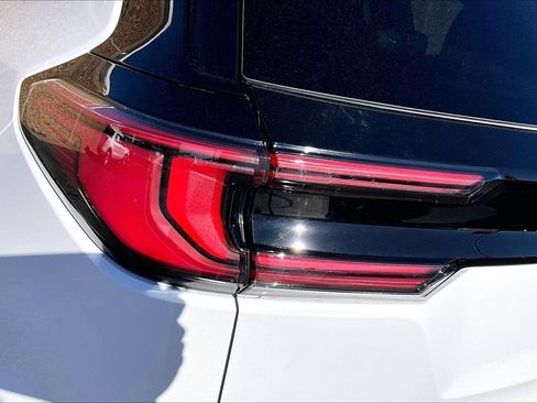 Used 2024 GMC Acadia Elevation w/ Black Edition image 32