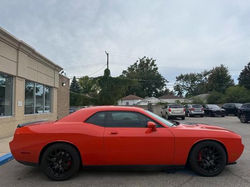 Used 2009 Dodge Challenger SRT8 w/ SRT Option Group II image 4