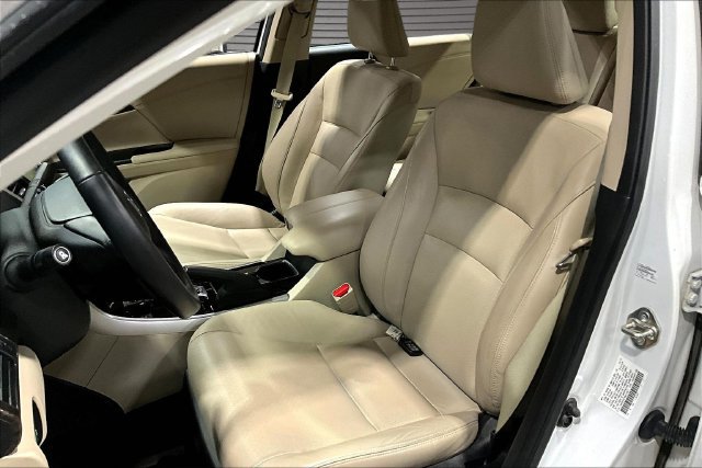 Used 2017 Honda Accord Touring image 20