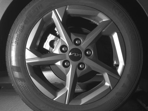 Used 2025 Kia K4 LXS image 12