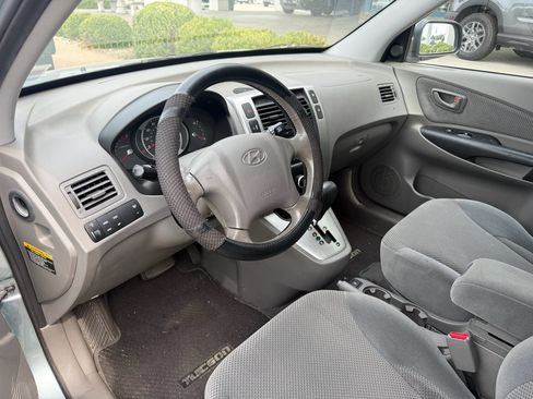 Used 2009 Hyundai Tucson SE AWD/4WD image 2