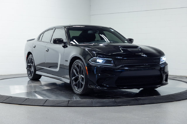 Used 2023 Dodge Charger R/T w/ Blacktop Package RWD image 4
