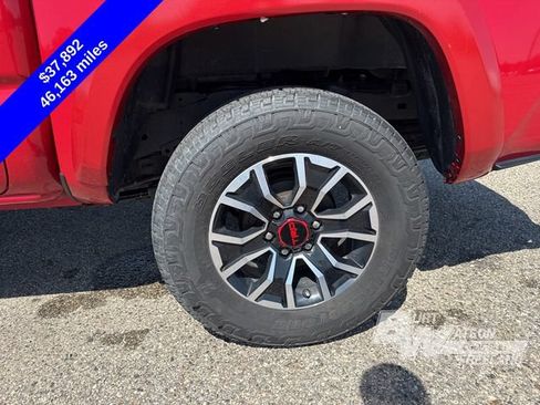 Used 2022 Toyota Tacoma TRD Sport AWD/4WD image 11