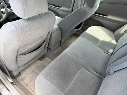Used 2005 Toyota Camry FWD image 19