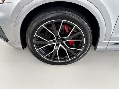 Used 2019 Audi Q8 Prestige w/ Adaptive Chassis Package AWD/4WD image 9