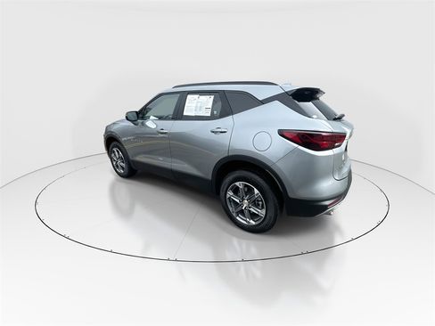 Used 2023 Chevrolet Blazer LT image 6