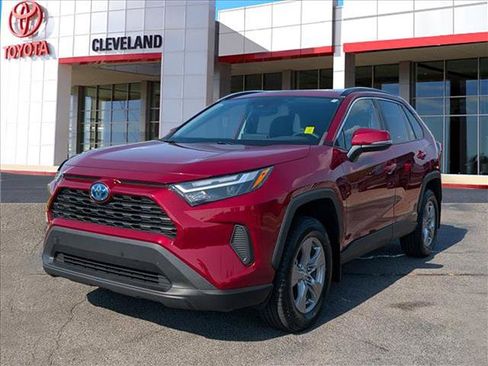 Used 2022 Toyota RAV4 XLE w/ Convenience Package AWD/4WD image 5