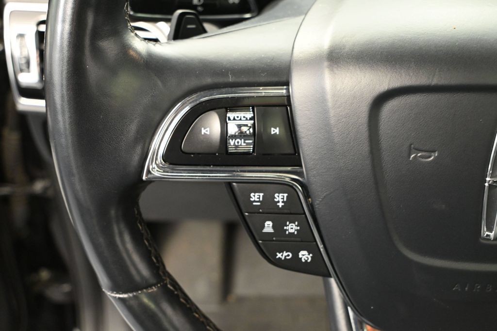 Used 2022 Lincoln Navigator Reserve w/ Equipment Group 201A AWD/4WD image 22