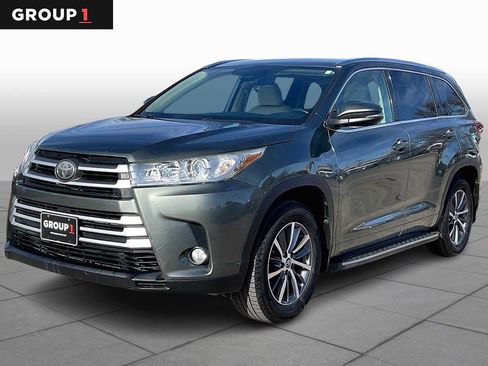 Used 2018 Toyota Highlander XLE image 1