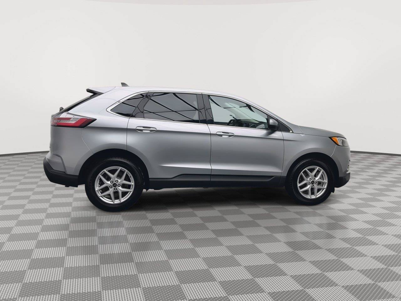 Used 2023 Ford Edge SEL AWD/4WD image 38