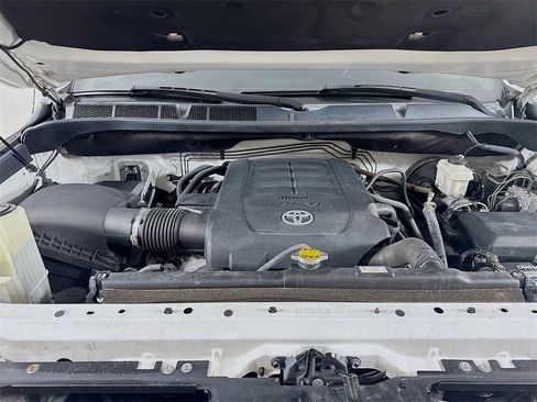Used 2017 Toyota Tundra SR5 w/ SR5 Upgrade Package image 27
