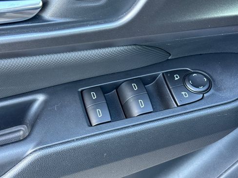 Used 2026 Chevrolet Equinox EV LT image 13