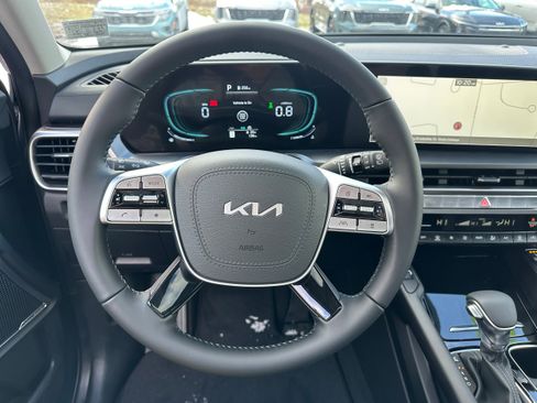 New 2025 Kia Telluride S image 50