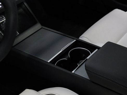 Used 2024 Tesla Model 3 Performance image 31