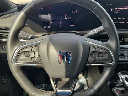 Used 2024 Buick Envista Sport Touring w/ Convenience I Package FWD image 19