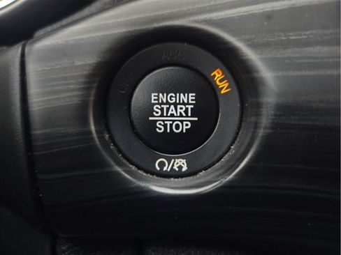 Used 2020 Jeep Grand Cherokee Altitude RWD image 21