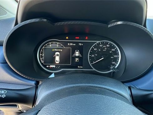 New 2025 Nissan Versa SV w/ Trunk Package image 28