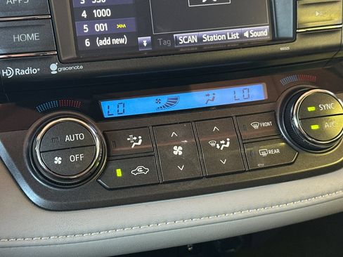 Used 2015 Toyota RAV4 XLE AWD/4WD image 26