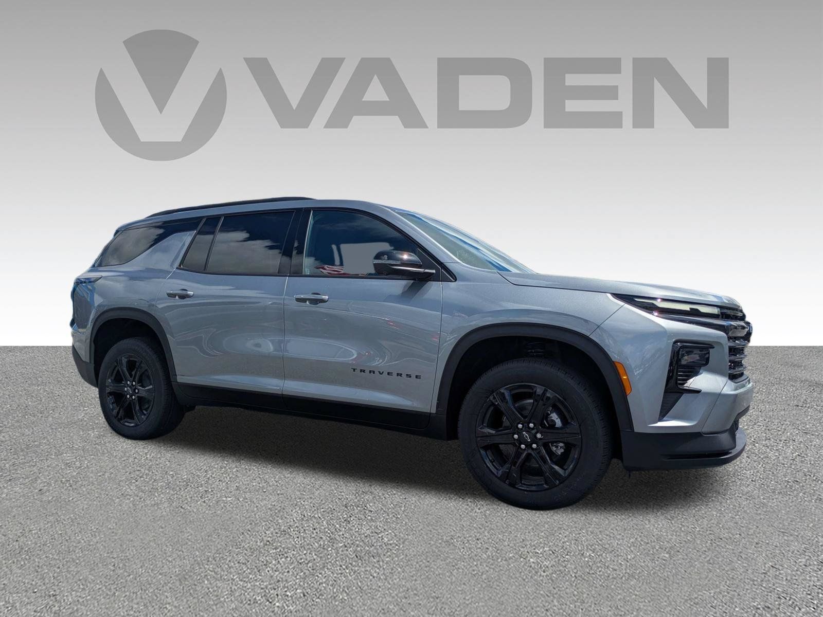 New 2027 Chevrolet Traverse LT w/ Midnight/Sport Edition FWD image 2