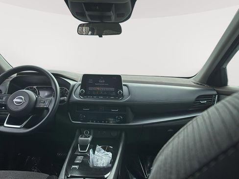 Used 2023 Nissan Rogue SV image 16