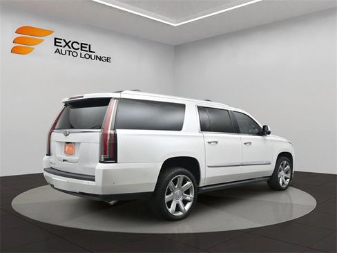 Used 2017 Cadillac Escalade ESV Premium Luxury image 5