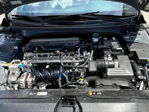 Used 2025 Hyundai Elantra Sport FWD image 31