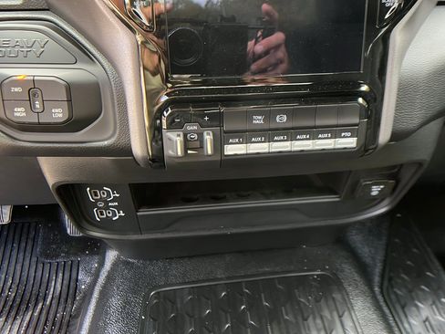 New 2025 RAM 5500 4x4 Regular Cab image 26