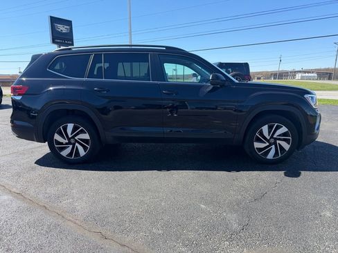 Used 2025 Volkswagen Atlas SE AWD/4WD image 10