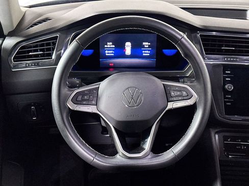 Used 2022 Volkswagen Tiguan SE image 13
