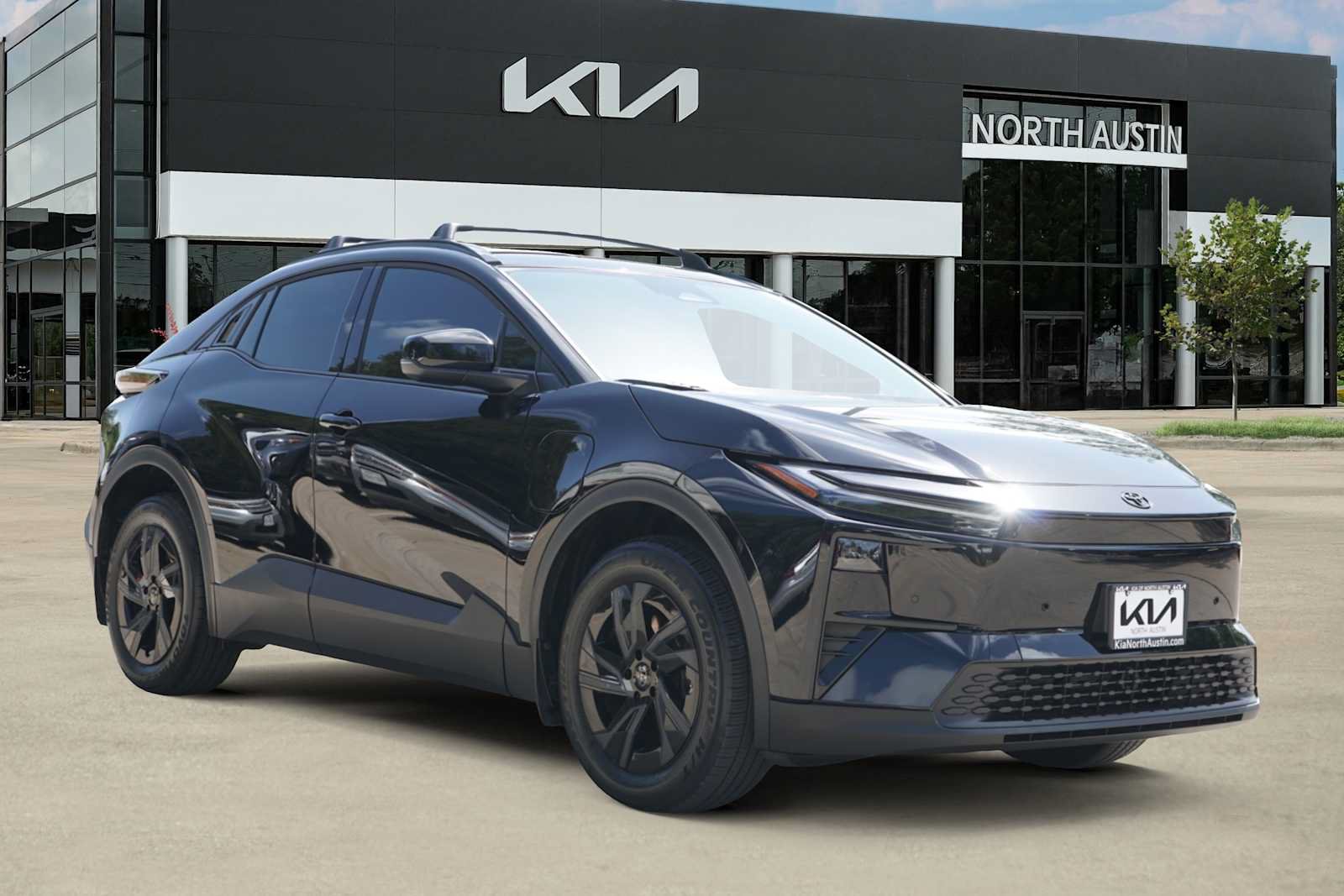 Used 2026 Toyota C-HR AWD/4WD image 5