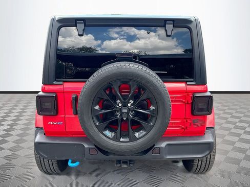 Used 2023 Jeep Wrangler Unlimited Sahara w/ Cold Weather Group AWD/4WD image 7